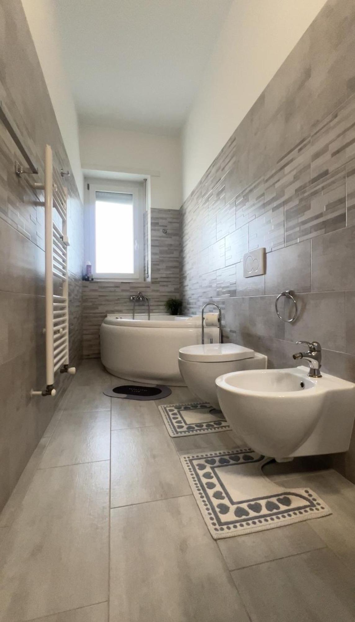Casa Vacanze Torino Con Vasca Idromassaggio Екстериор снимка